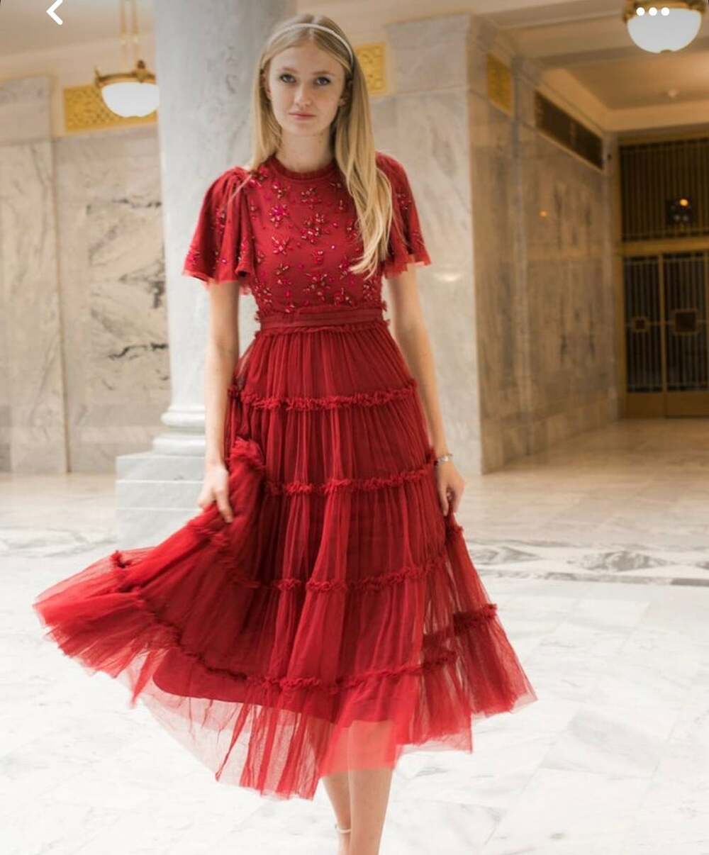 Ivy City Co Anastasia Tulle Embellished Dress Red Burgundy Holiday Size S